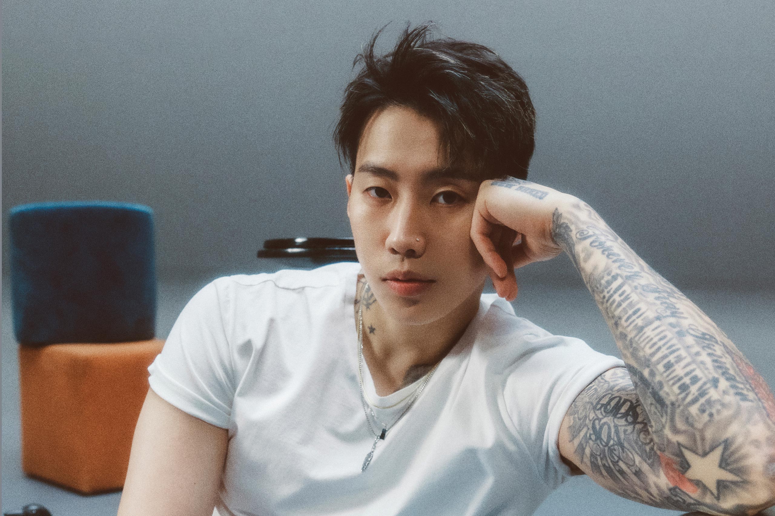 박재범 "어떤 환경에서든 돈 벌 자신 있어요" 끊임없는 도전과 진솔한 철학으로 자신만의 길을 개척한 박재범의 이야기. 돈과 성공에 대한 그의 진솔한 생각을 만나보세요.